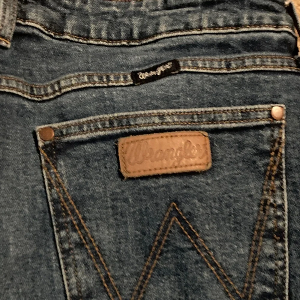 Wrangler Women's Straight Leg Blue Jeans - Picture 6 of 12